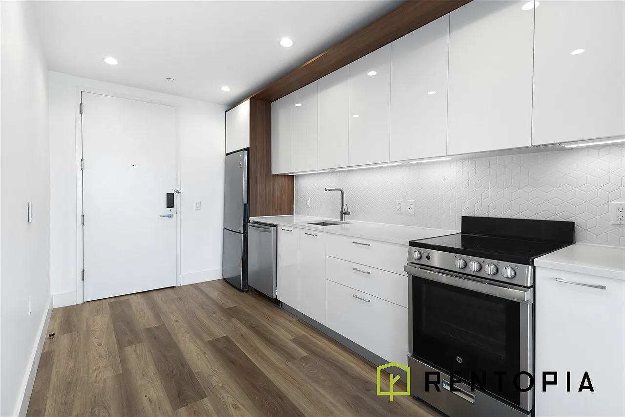 224 East 135th Street — Photo 3
