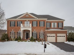 42733 Ridgeway Dr, Ashburn, VA 20148