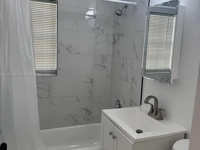 820 NE 141st St — Photo 11