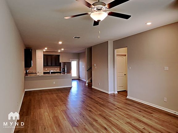 3rd image of 9107 Crestway Rd