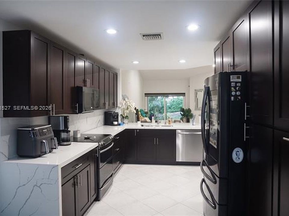 1st image of 1575 Zenith Way #0