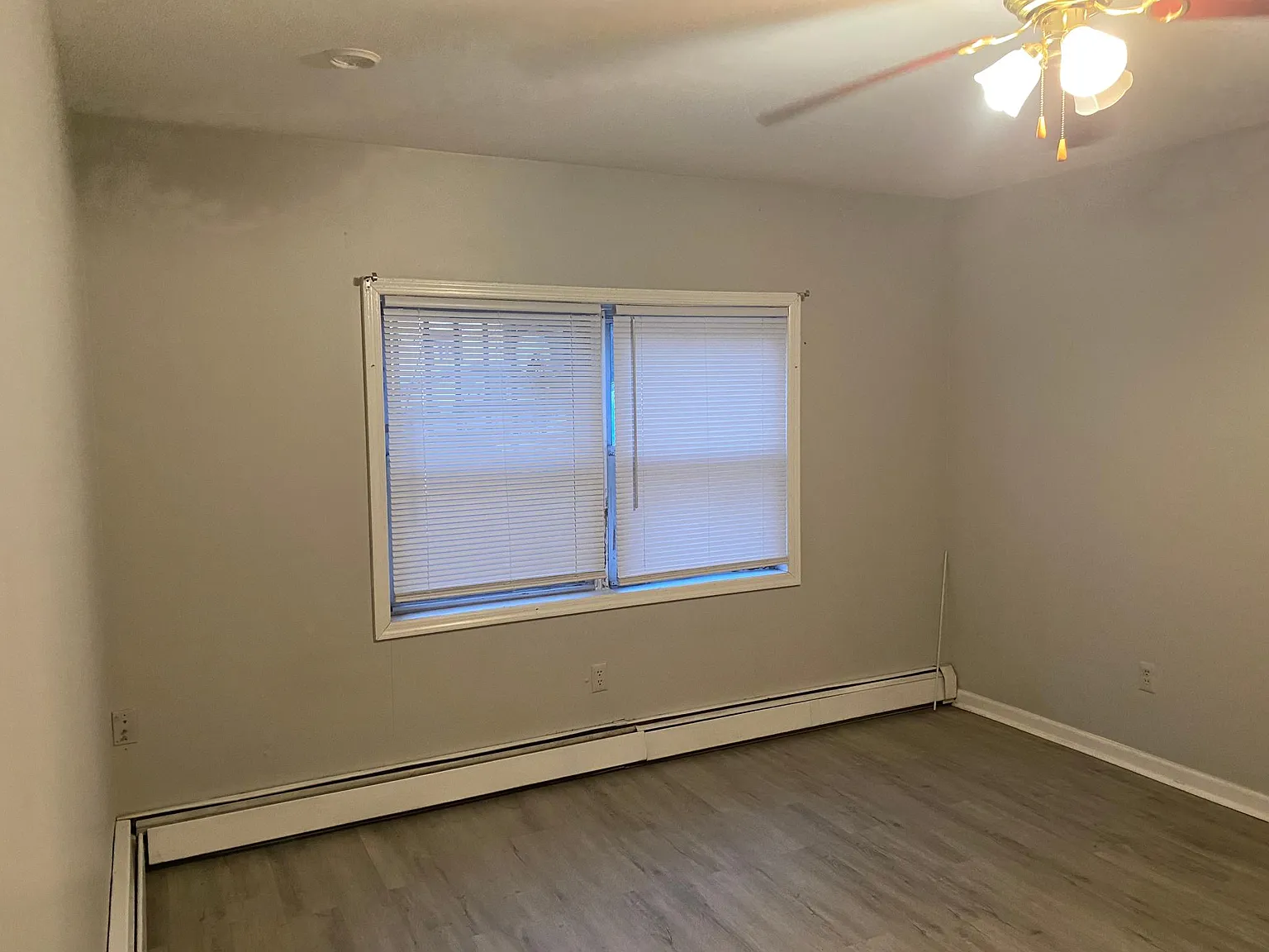 237 Hollywood Ave — Photo 4