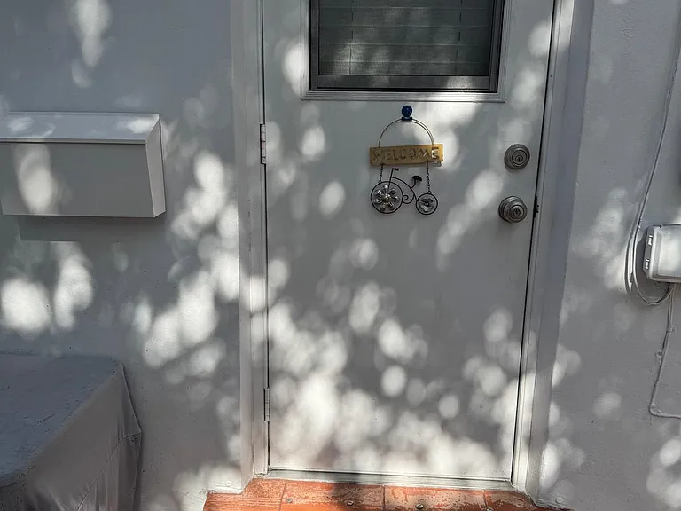 5341 SW 10th St — Photo 10