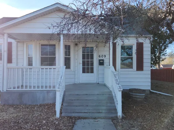 609 N 3rd Ave, Hill City, KS 67642