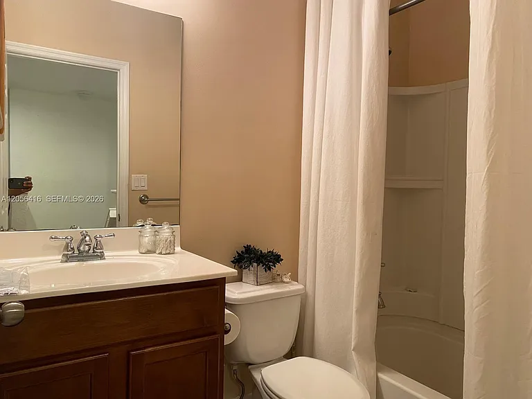 657 SE 31st Ave — Photo 11