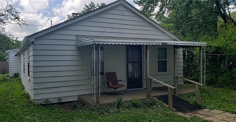 1st image of 1052 N Alton Ave
