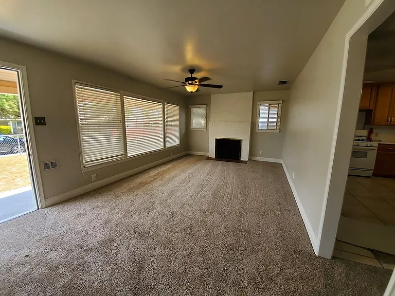 1415 De Witt Ave — Photo 6