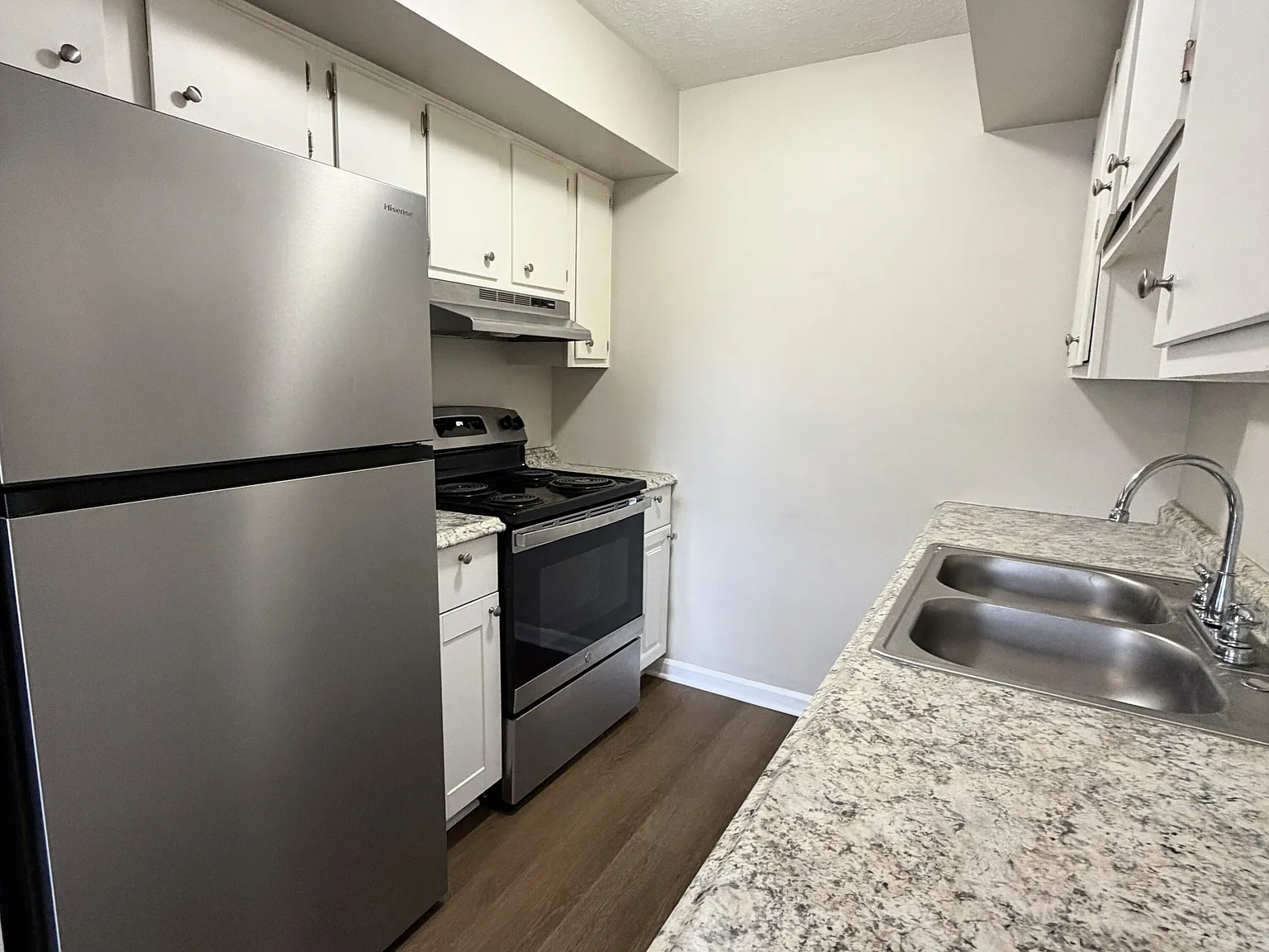 2 bed, 800 sqft, $945 — Photo 3
