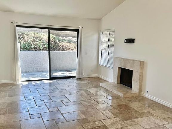 3rd image of 413 Vista Dorado Ln