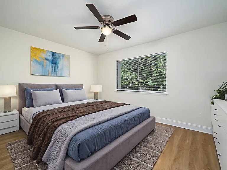 Beacon Pointe Apartments — Photo 3