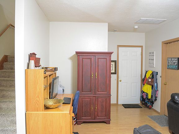 1st level Livingroom office