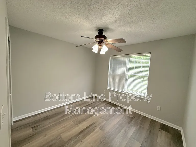 9419 Elizabeth Townes Ln — Photo 16