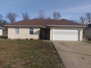 1694 S Burks Ave, Springfield, MO 65807