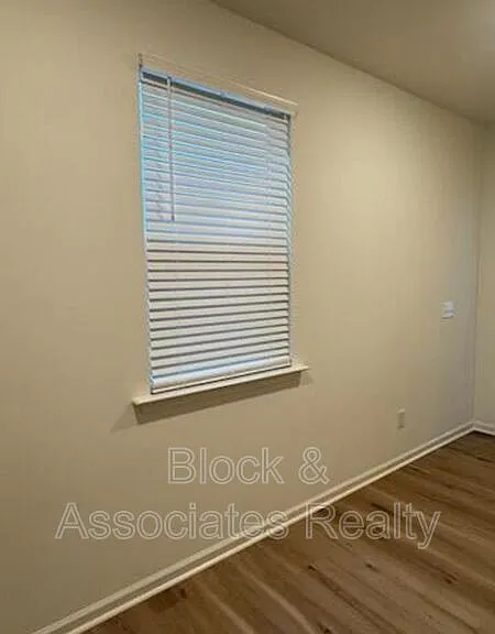 2040 Oakdale Dr — Photo 30