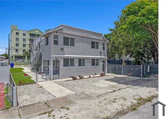 600 NW 25th Ct #1