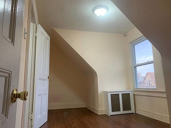 4th image of 336 E 16th St #3A