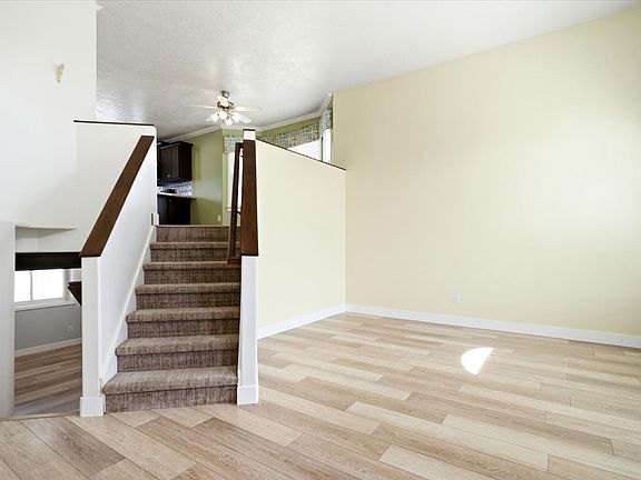 4th image of 618 Willow Bend Dr