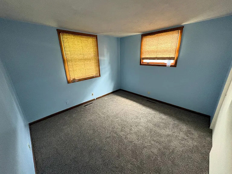 1300 Eastridge Dr — Photo 12