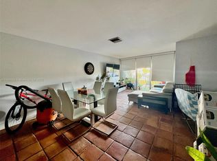 South Lake Villas, Miami, FL 33193