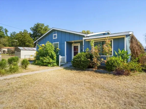 33 Park Ln, Gainesville, TX 76240