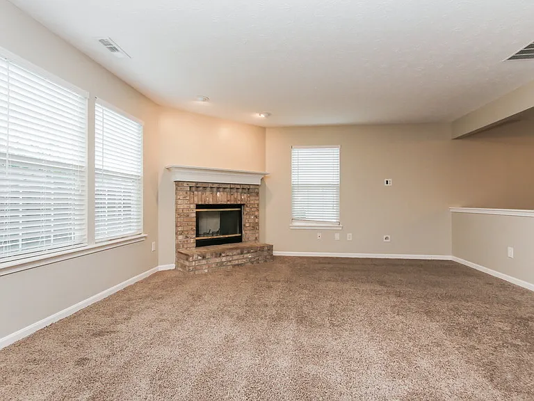 10555 Wintergreen Way — Photo 2