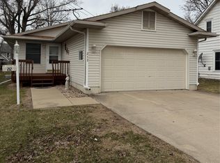 212 Maxwell St, Maxwell, IA 50161