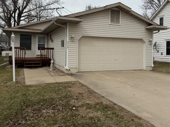 212 Maxwell St, Maxwell, IA 50161