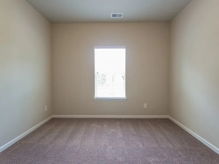 357 E Broad St — Photo 11