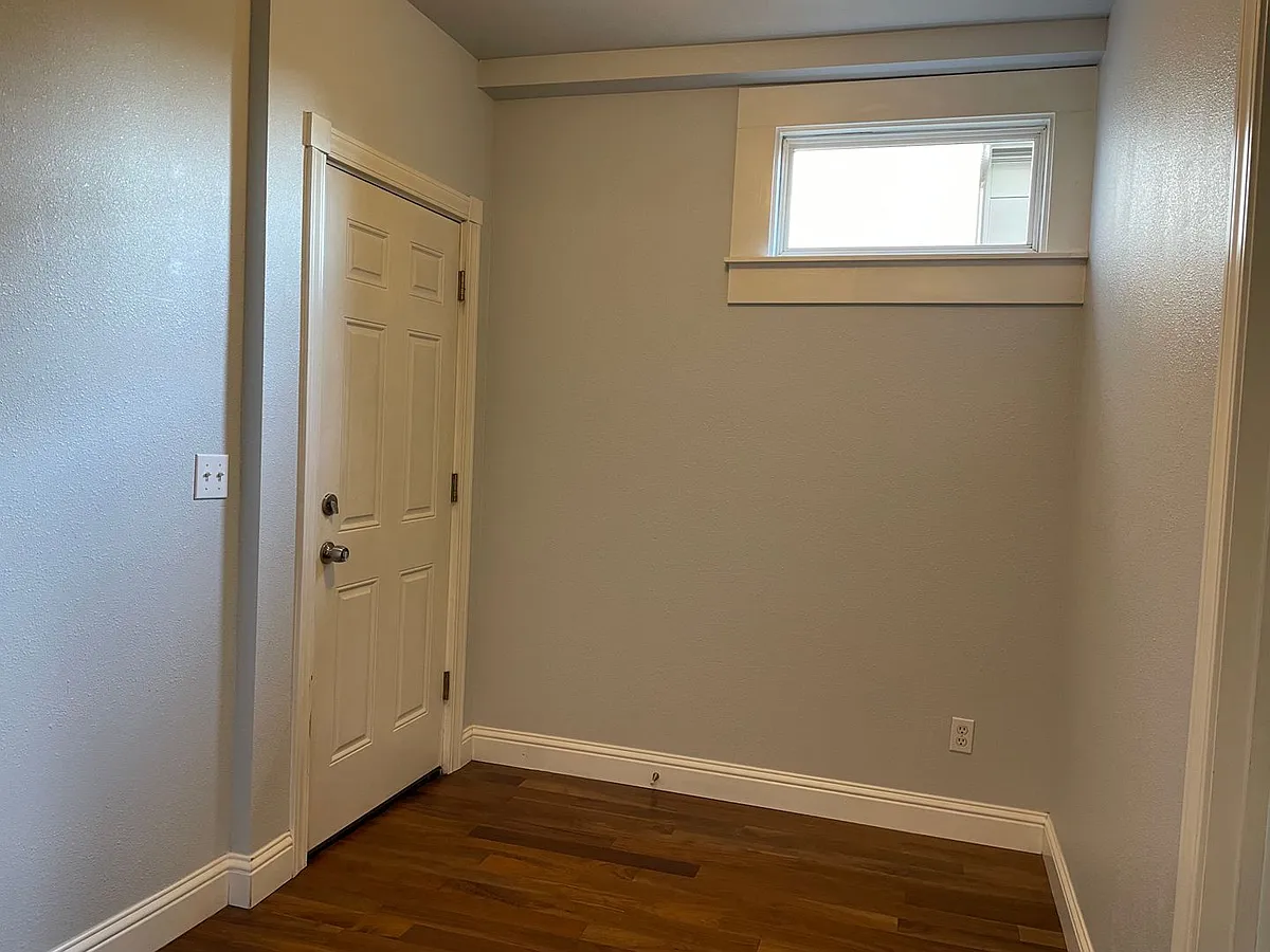 Building Photo - M1614 #1-3