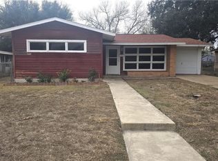 3401 Redwood Dr, Victoria, TX 77901