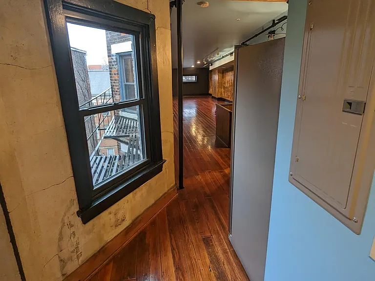 1322 Clay St #4 — Photo 6