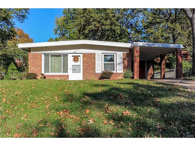 1576 N Jackson Ave photo 1