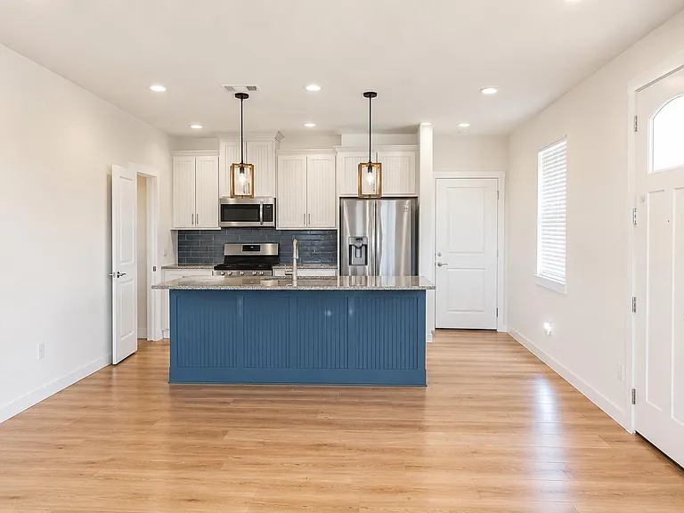 613 Laurel Ln — Photo 6
