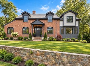 6 Lovis Ave, Wakefield, MA 01880