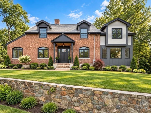 6 Lovis Ave, Wakefield, MA 01880