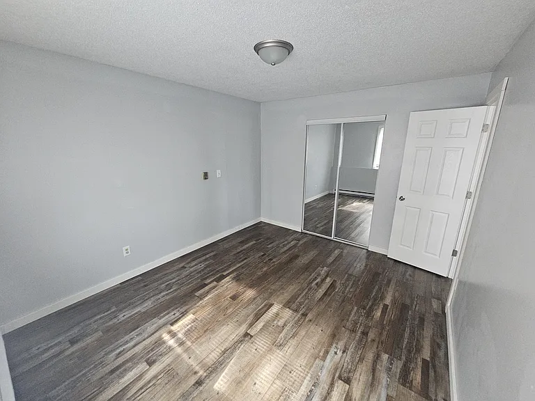 1097 Oakview Dr #5 — Photo 17