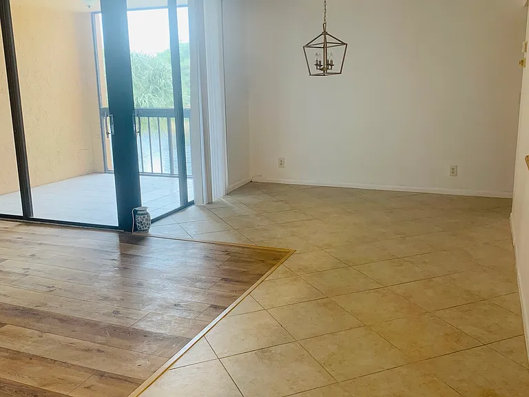 950 Egret Cir #5304 — Photo 2