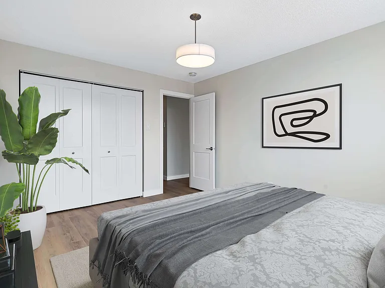 2720 College Ave — Photo 8