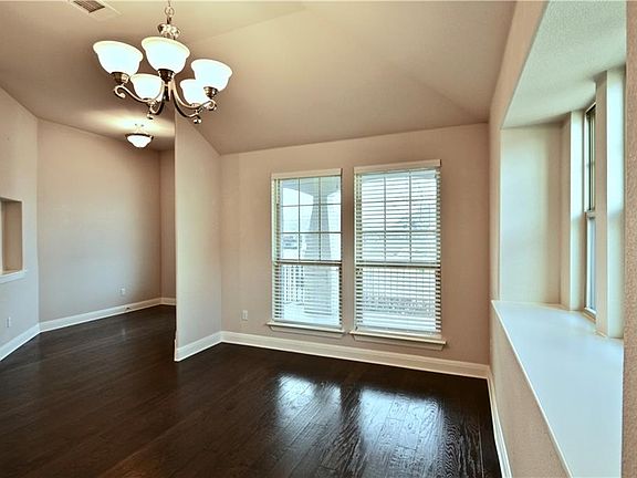 5th image of 132 Silkstone St