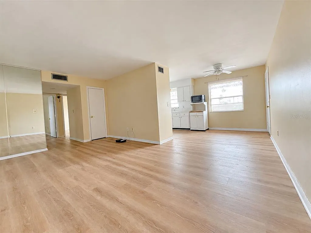 2 bed, 2.0 bath, 954 sqft, $1,849 — Photo 4
