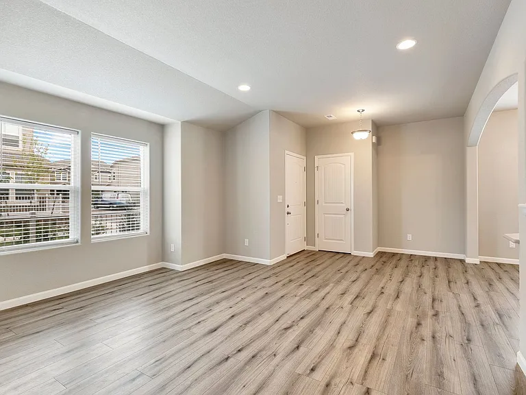 875 Petra Hts — Photo 3