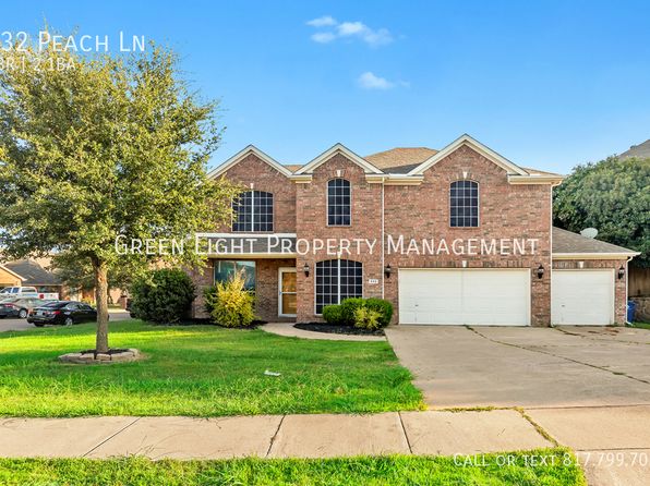 932 Peach Ln