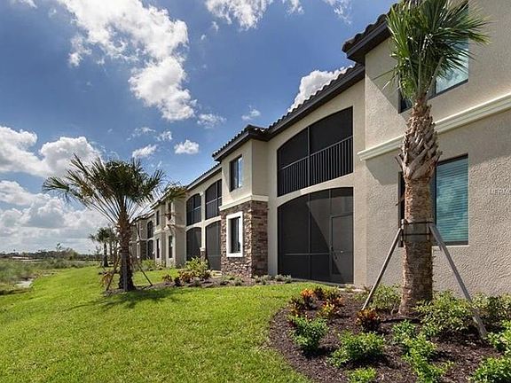 3rd image of 5538 Palmer Cir #205