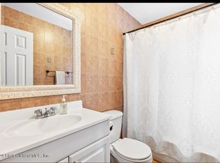 29 Marscher Pl #3, Staten Island, NY 10309