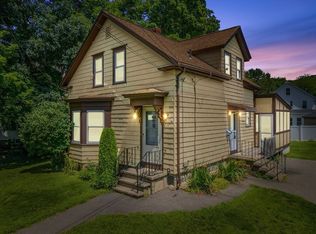11 Newton St, Mansfield, MA 02048