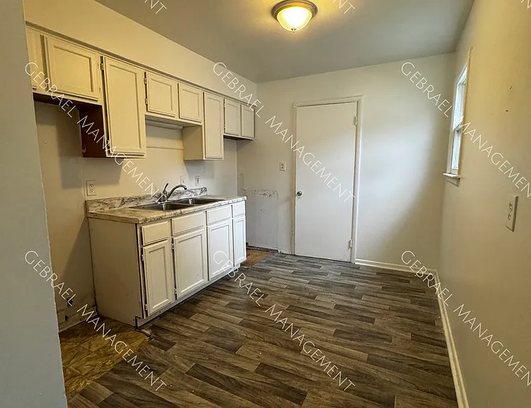 3123 Bennett Ave — Photo 9