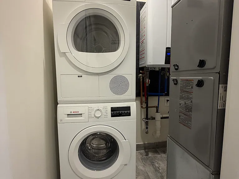 84 Van Wagenen Ave #1L — Photo 6