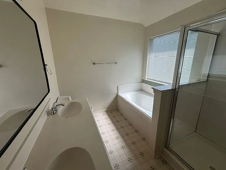 4415 Ashbury Ln — Photo 11