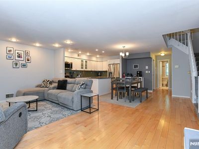 39 Triumph Ct #B, East Rutherford, NJ, 07073