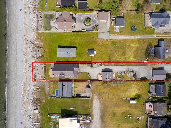 3rd image of 611 Marine Dr